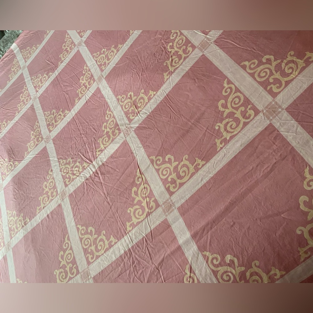 Rose Pink Decorative Grid Duvet Cover with Cream Scroll Accents- Double - Picture 2 of 3